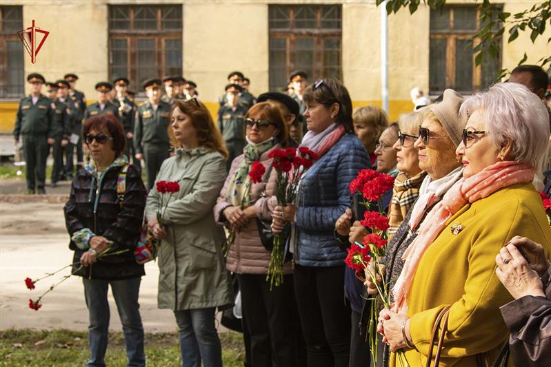 Мемориальную доску ветерану Великой Отечественной войны и войск правопорядка открыли в Новосибирске 