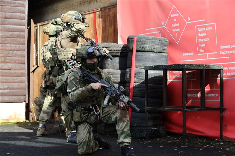 Представители Росгвардии победили в чемпионате по триатлону среди специальных подразделений