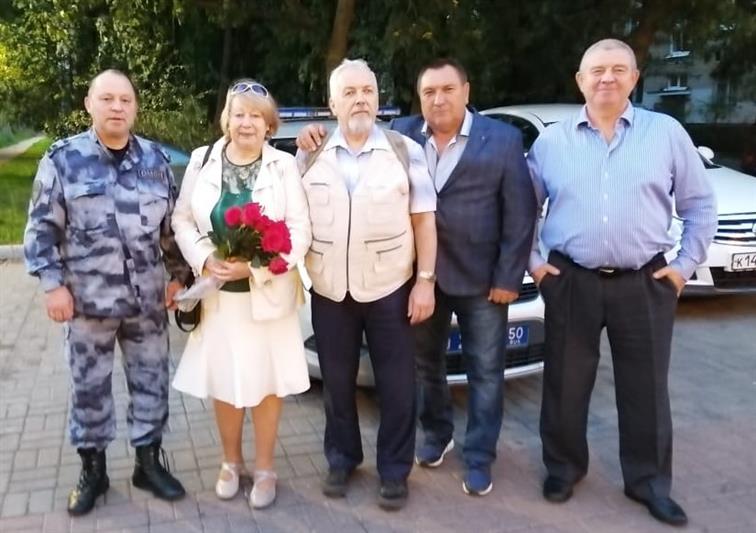 В Подмосковье росгвардейцы поздравили с юбилеем отца погибшего коллеги