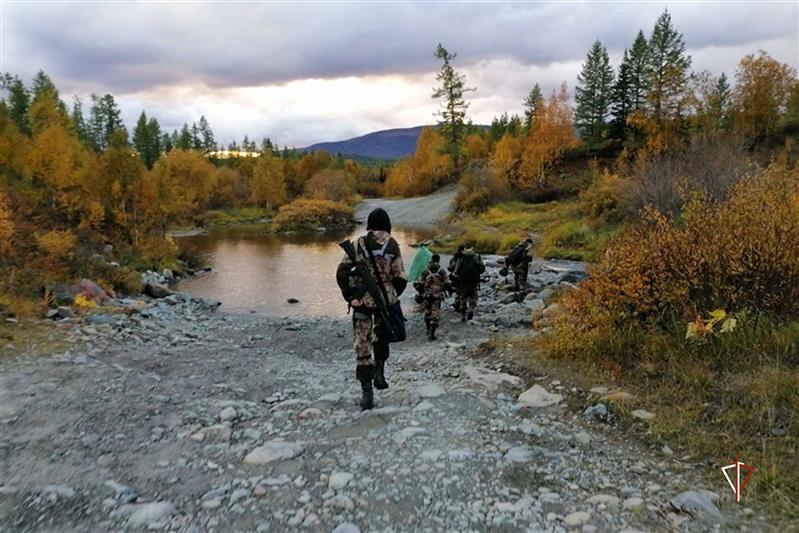Росгвардейцы поделились опытом горной подготовки с подростками на Ямале 