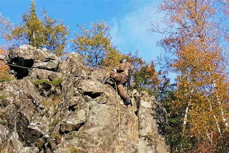 Росгвардейцы поделились опытом горной подготовки с подростками на Ямале 