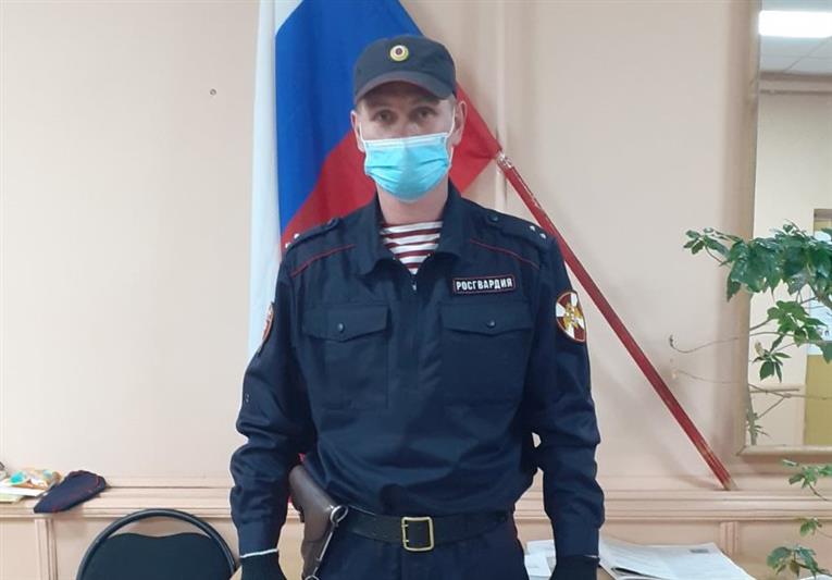Росгвардеец спас жизнь человеку на избирательном участке в Нижегородской области