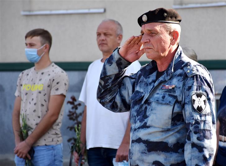 Сотрудники адыгейского ОМОН Росгвардии почтили память Героя России Артёма Гармаша
