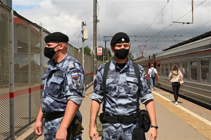 Начальник столичного главка Росгвардии поздравил личный состав с 5-летием территориального органа