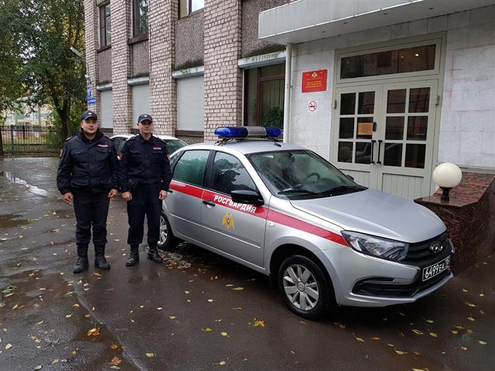 Череповчанка поблагодарила сотрудников Росгвардии за оказанную помощь