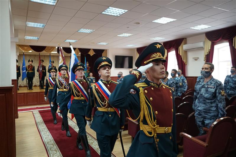 Столичной дивизии по охране общественного порядка вручили Боевое знамя (видео)