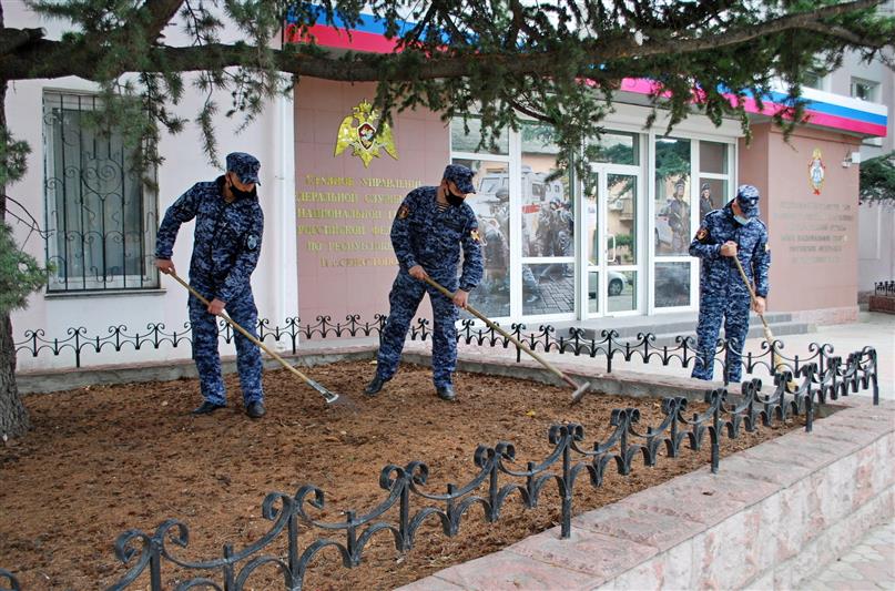 Росгвардейцы присоединились в Симферополе к Всероссийской акции «Зеленая Россия»
