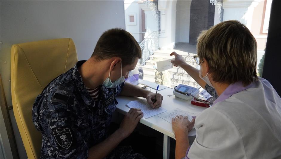 Саратовские росгвардейцы поддержали акцию в поддержку детей с онкологическими заболеваниями