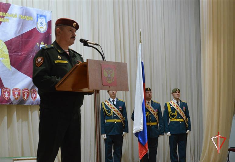 В Уральском округе Росгвардии определили сильнейших пловцов