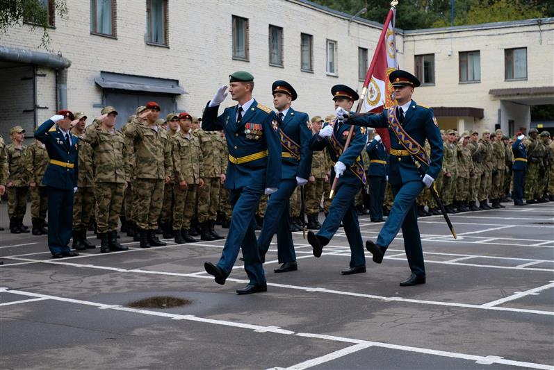 Отряду спецназа «Пересвет» Росгвардии в день его 15-летия вручили Боевое знамя