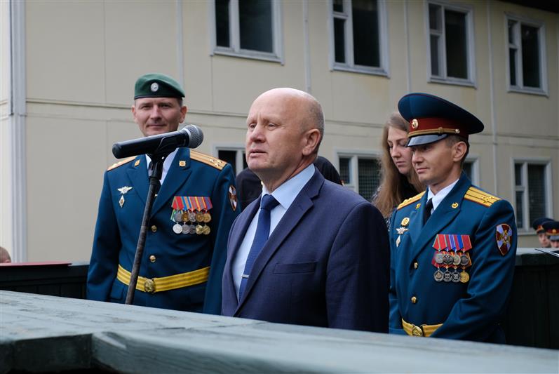 Отряду спецназа «Пересвет» Росгвардии в день его 15-летия вручили Боевое знамя