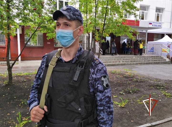 На Урале Росгвардия обеспечила правопорядок и безопасность проведения выборов в Государственную думу