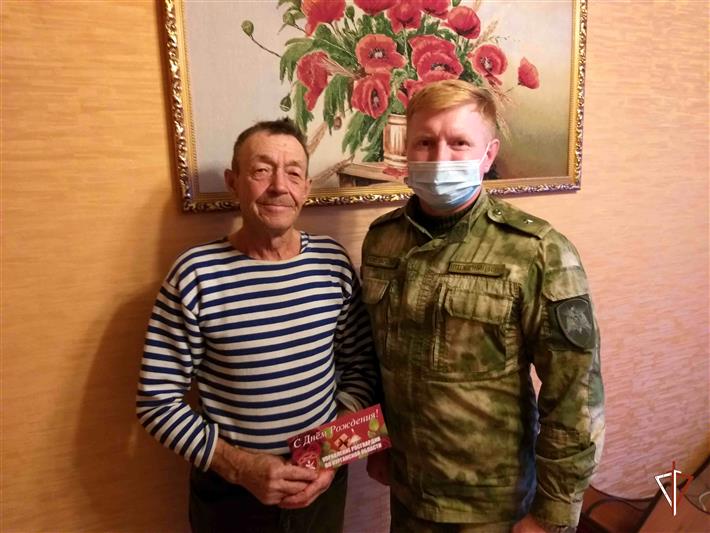 Отца погибшего воина правопорядка поздравили с днем рождения представители Росгвардии в Зауралье 
