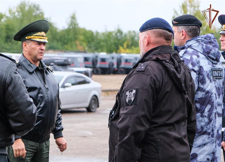 Командующий Центральным округом Росгвардии проинспектировал подразделения ведомства в Смоленской области