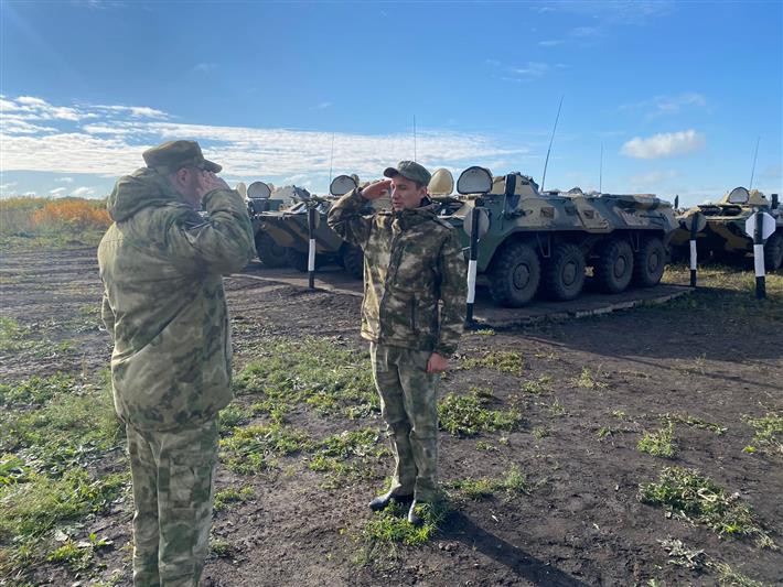 Почти три десятка водителей и наводчиков вооружения БТР поступят на службу в Росгвардию