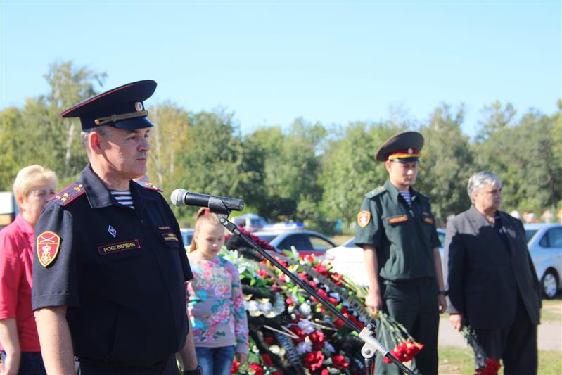 Донские росгвардейцы почтили память сослуживца, погибшего при исполнении служебного долга