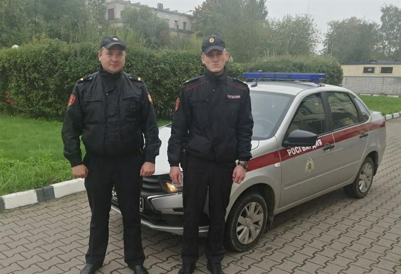 Петербуржские росгвардейцы разыскали потерявшегося ребенка