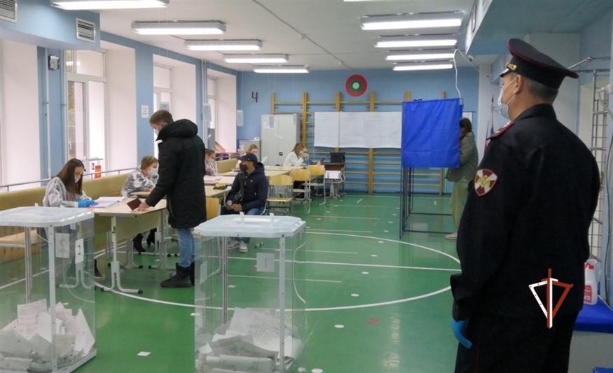 На Урале Росгвардия обеспечила правопорядок и безопасность проведения выборов в Государственную думу