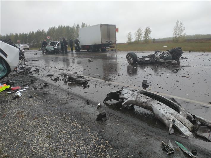 Татарстанские росгвардейцы оказали медпомощь пассажирам автобуса, попавшего в ДТП