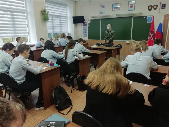 Росгвардейцы Центрального округа провели тематические мероприятия в подшефных образовательных учреждениях 