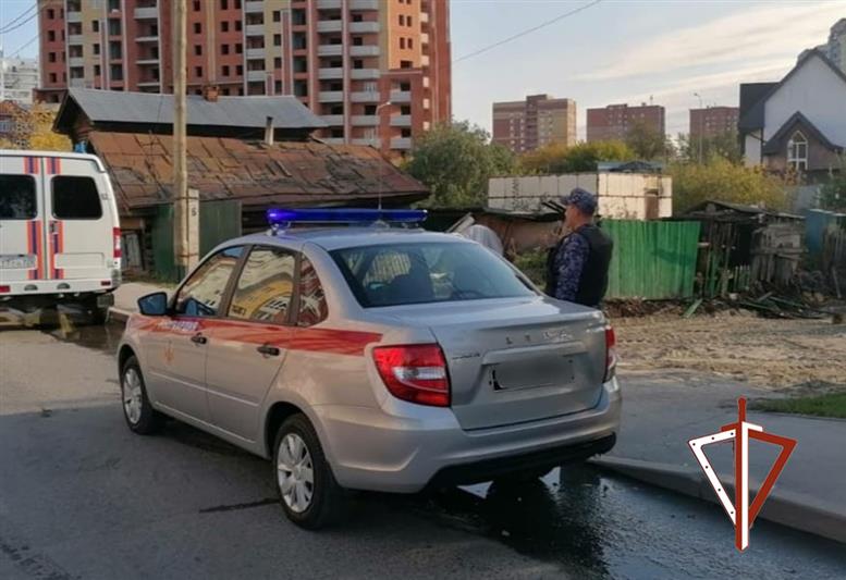 Сотрудники Росгвардии оказали содействие экстренным службам на пожаре в Тюмени
