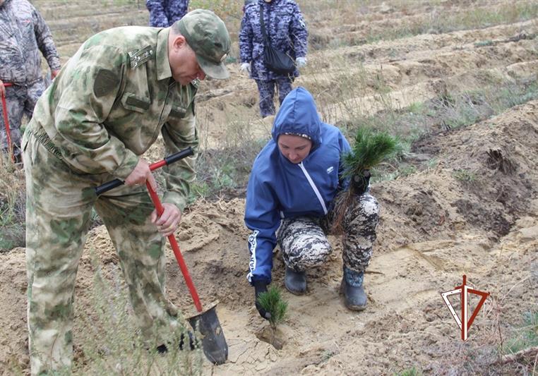 Росгвардия поддержала национальные экологические проекты на Урале