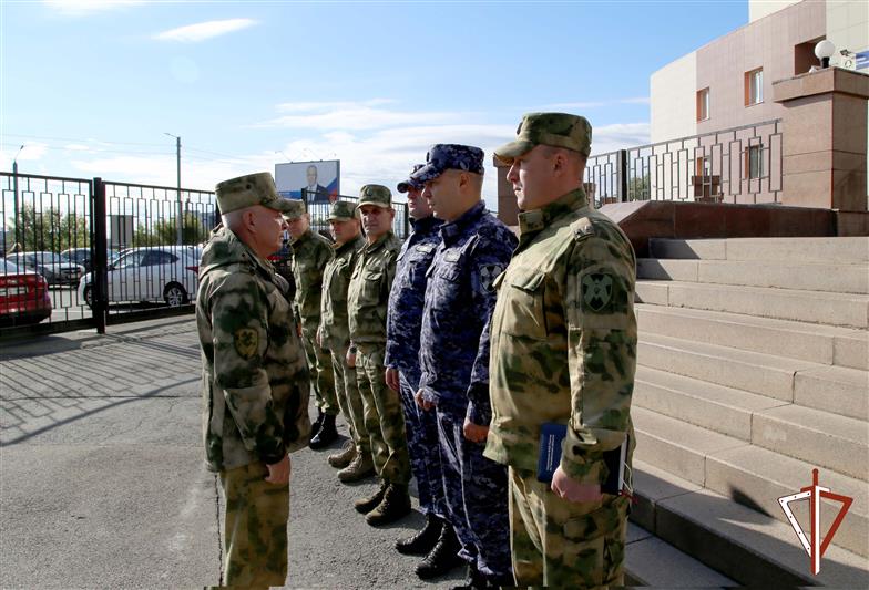 Командующий Уральским округом Росгвардии проверил подразделения ведомства на Южном Урале