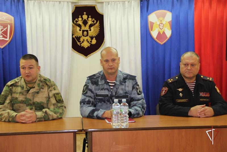 В Тюмени кинологам Росгвардии  вручили  свидетельства об успешном завершении курса обучения (видео)