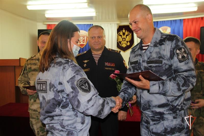 В Тюмени кинологам Росгвардии  вручили  свидетельства об успешном завершении курса обучения (видео)