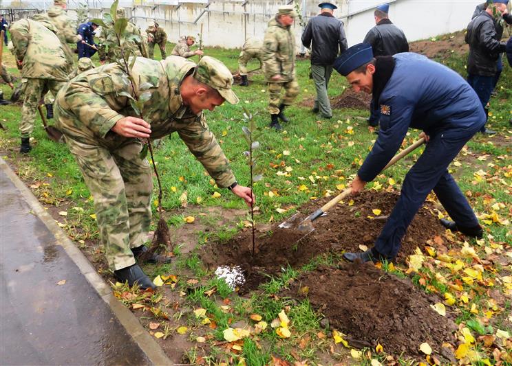 Военнослужащие нижегородского авиационного полка Росгвардии приняли участие в экологической акции