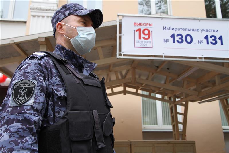 Более 16 тысяч росгвардейцев Центрального округа Росгвардии принимают участие в охране общественного порядка в дни голосования