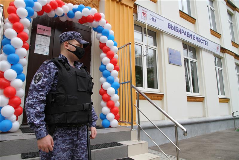 Более 16 тысяч росгвардейцев Центрального округа Росгвардии принимают участие в охране общественного порядка в дни голосования