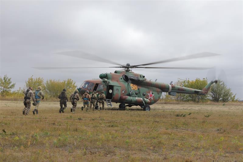 Учебно-методический сбор по десантной подготовке Приволжского округа Росгвардии завершился в Самарской области 