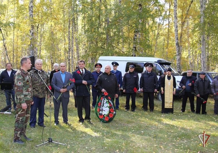 Росгвардейцы приняли участие в захоронении останков красноармейца в Тюменской области