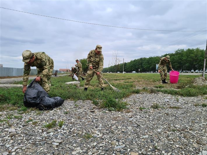 Росгвардия приняла участие во всероссийском субботнике в Чеченской Республике