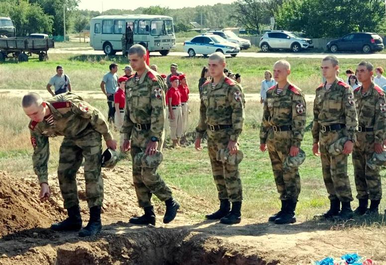 Росгвардейцы из Волгоградской области отдали дань уважения героям Великой Отечественной войны