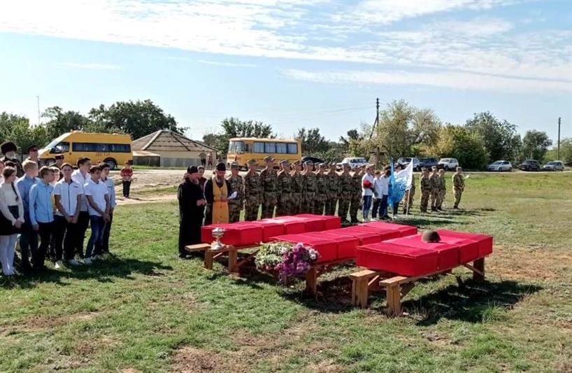 Росгвардейцы из Волгоградской области отдали дань уважения героям Великой Отечественной войны