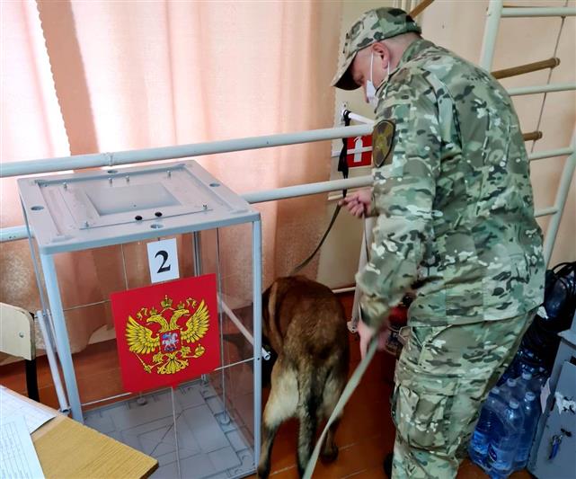 Росгвардия обеспечивает безопасность проведения выборов на юге России