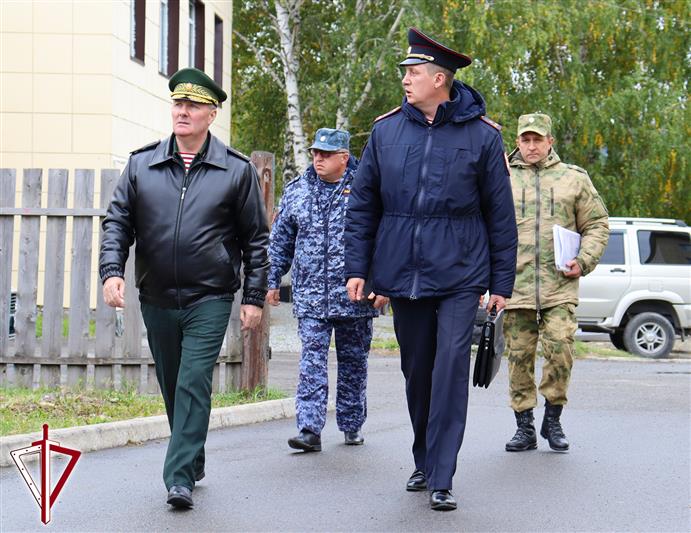 Командующий Сибирским округом Росгвардии проинспектировал подразделения ведомства в Республике Алтай