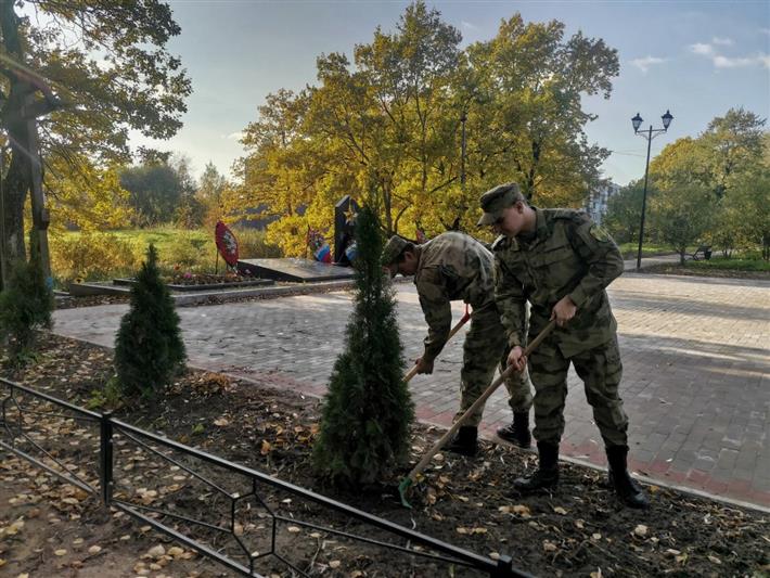 Росгвардейцы поддержали акцию «Зеленая Россия» в Великом Новгороде