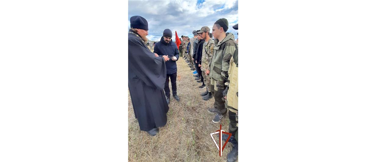 Около ста подростков поучаствовали в военизированной эстафете Росгвардии к 800-летию Александра Невского 