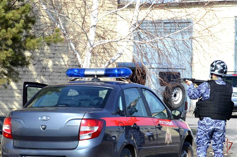 Сотрудники Росгвардии задержали в Кургане подозреваемого в жестоком избиении женщины 