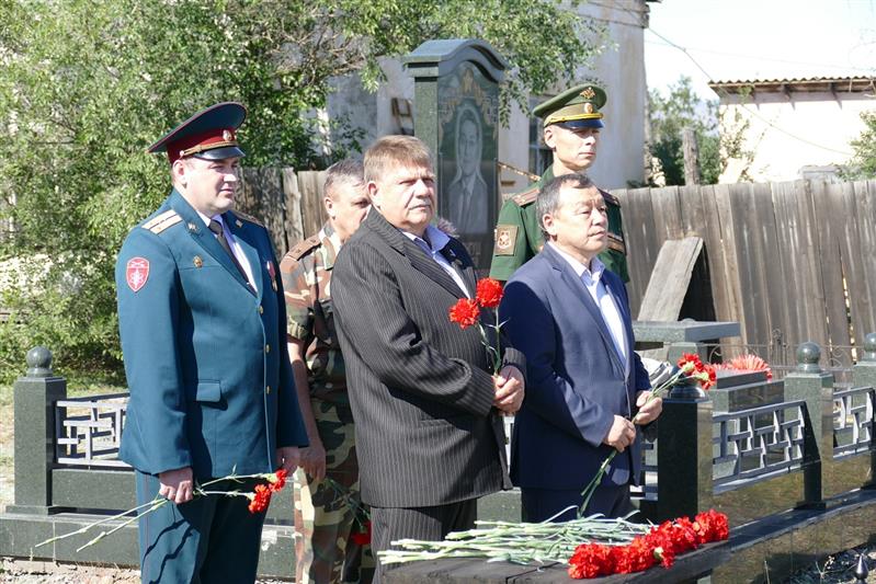 Росгвардия  в Тыве взяла шефство над памятником участника Великой Отечественной войны
