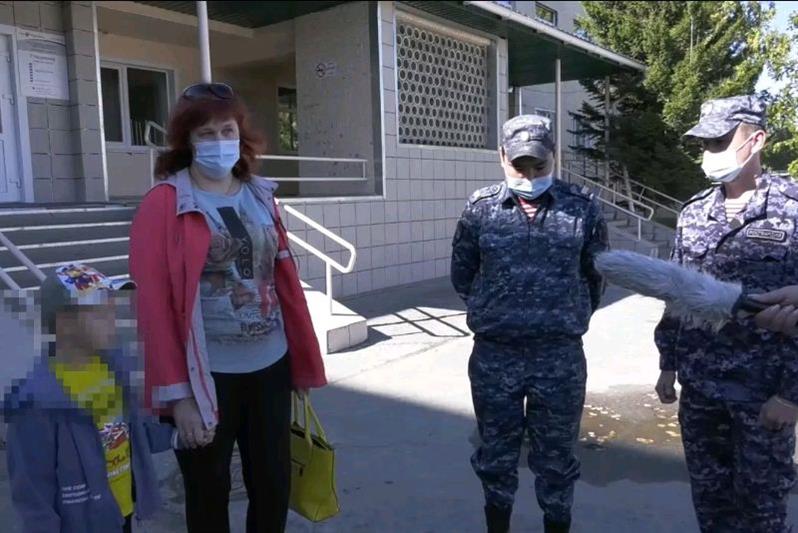 Мать пострадавшего от собаки ребенка поблагодарила бурятских росгвардейцев  