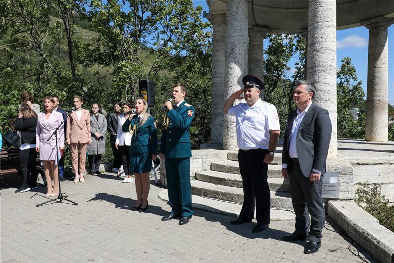 Оркестр Росгвардии принял участие в церемонии вручения паспортов юным пятигорчанам