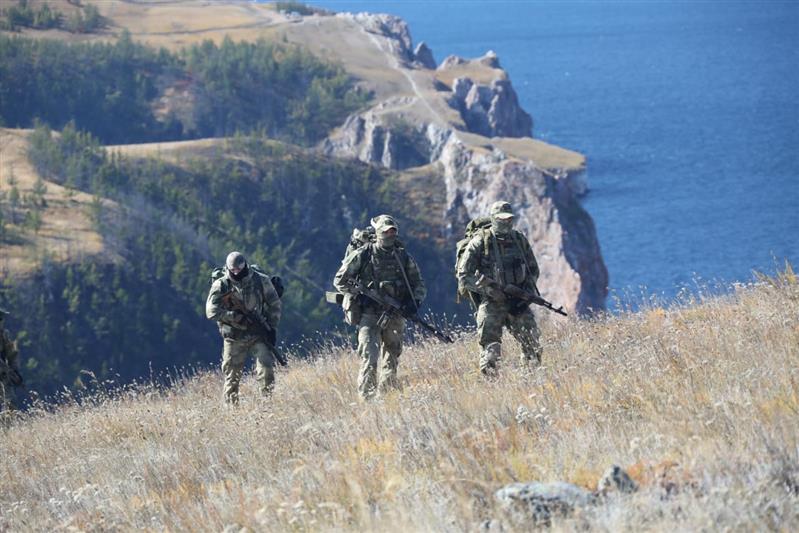 Спецназ Росгвардии провёл тренировку в условиях горно-лесистой местности 