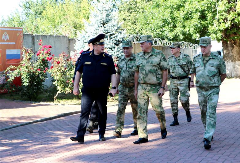 Командующий Южным округом Росгвардии проинспектировал подразделения  ведомства в Ростовской области
