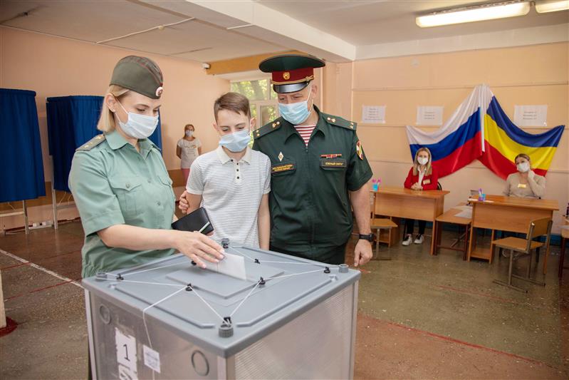 Росгвардия обеспечивает безопасность проведения выборов на юге России