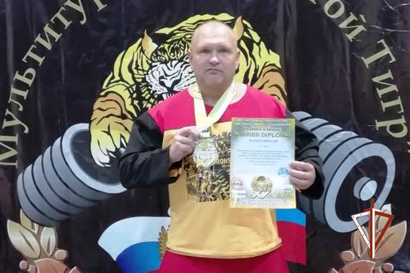 Росгвардеец стал бронзовым призером чемпионата мира по пауэрлифтингу (видео)