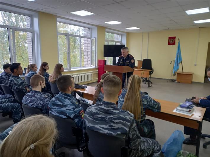 Росгвардейцы Центрального округа провели тематические мероприятия в подшефных образовательных учреждениях 